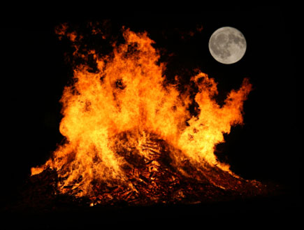 אש בירח (צילום: istockphoto)